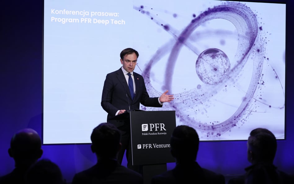 Minister finansów Andrzej Domański podczas konferencji prasowej tow. prezentacji nowego programu dla