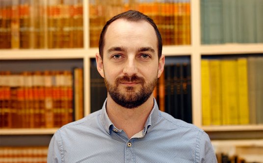 dr Przemysław Mróz jest astronomem, pracuje w Obserwatorium Astronomicznym Uniwersytetu Warszawskieg