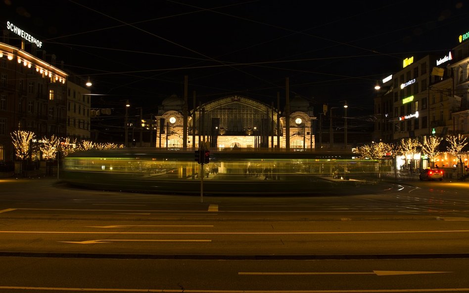 "Zbyt niebezpieczne": Bazylea odwołuje nocne tramwaje do Francji