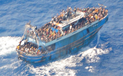 Świadkowie mówią, że na kutrze, który utonął u wybrzeży Grecji, znajdowała się setka dzieci
