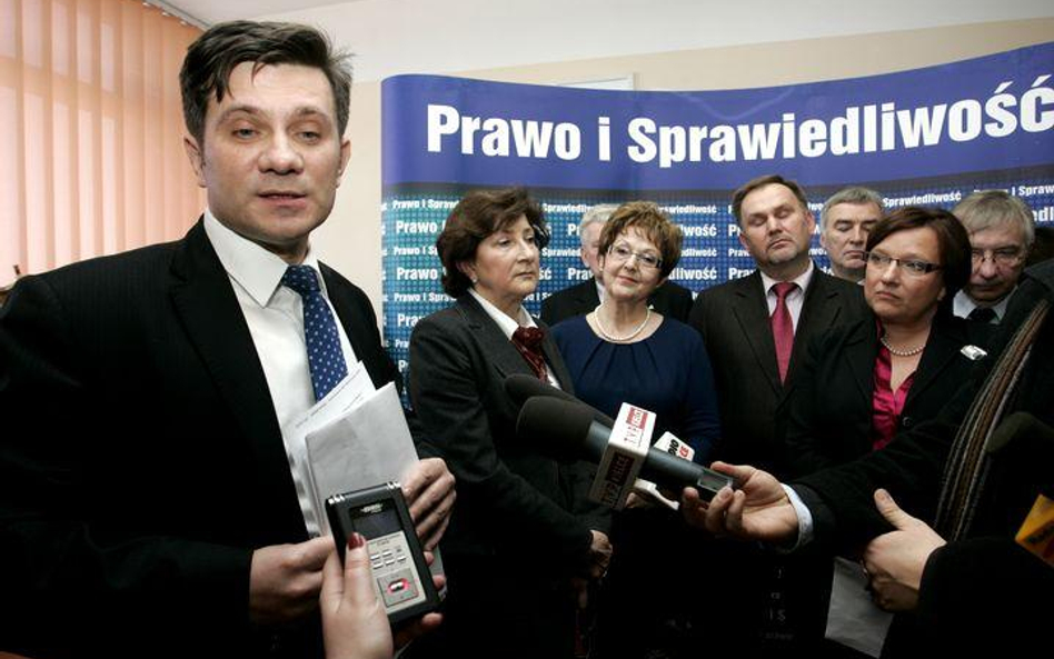 Europoseł Jacek Włosowicz (na pierwszym planie). Posłanka Beata Kempa z prawej