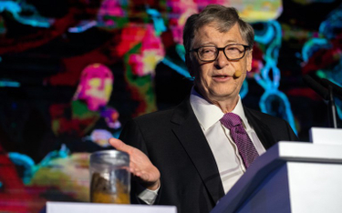 Bill Gates przyniósł na Reinvented Toilet Expo słoik z odchodami