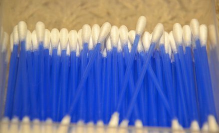 Netto walczy z plastikiem. Zmienia patyczki na lepsze