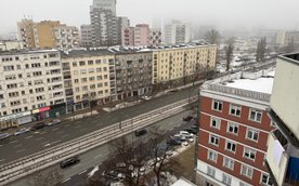 Obecnie kierowcy jadący w stronę centrum część trasy muszą pokonać ulicami Niemcewicza i Grójecką