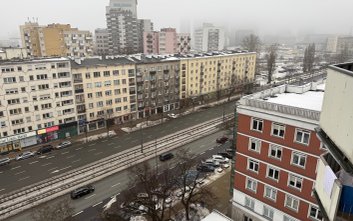 Obecnie kierowcy jadący w stronę centrum część trasy muszą pokonać ulicami Niemcewicza i Grójecką