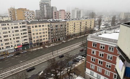 Obecnie kierowcy jadący w stronę centrum część trasy muszą pokonać ulicami Niemcewicza i Grójecką