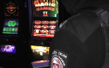 MF ostrzega przed grami na automatach poza kasynami i salonami gier