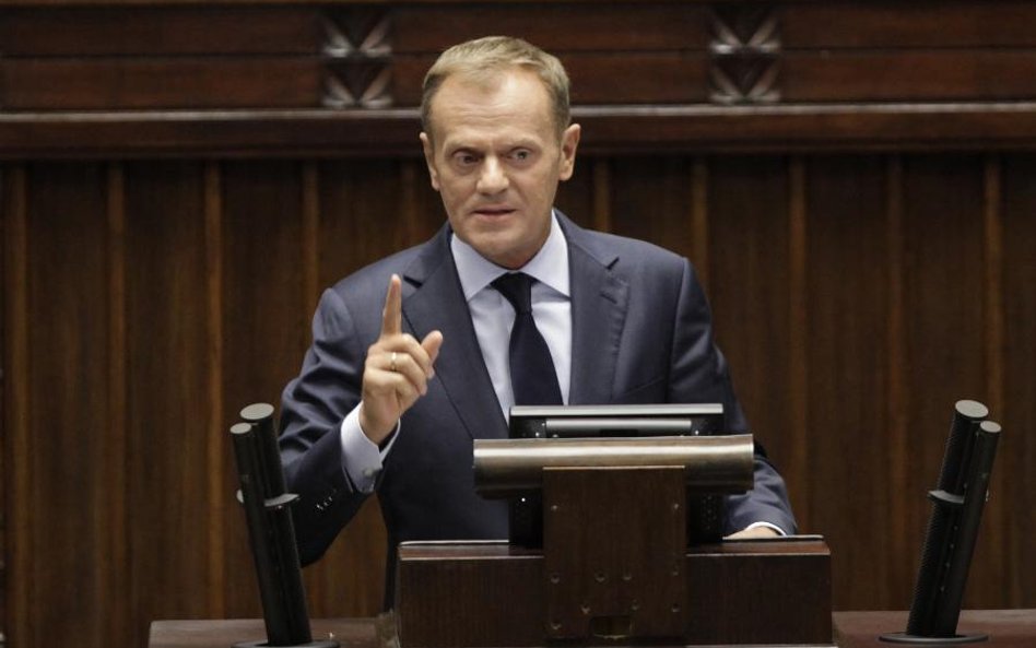 Donald Tusk: Wolę Jarosława Kaczyńskiego, który bawi się kalkulatorem niż zapałkami