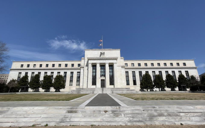 Poranek maklerów: Fed nie zaskakuje, Facebook wywołuje konsternację