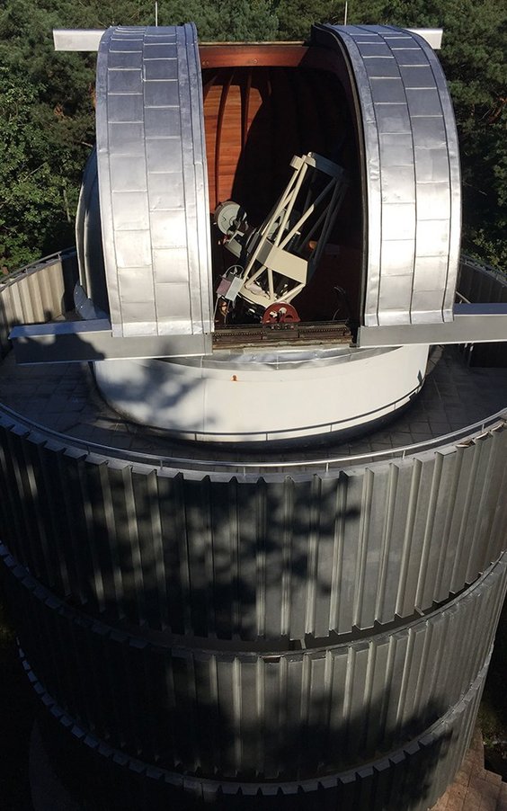 Teleskop w Pracowni Instrumentalno-Dydaktycznej OA UW w Ostrowiku k. Warszawy. Otwarcie teleskopu 60