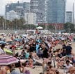 W niedzielę na plaży w Barcelonie było tłoczno