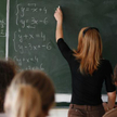 Status zawodu nauczyciela od kilku lat systematycznie się w Polsce obniża