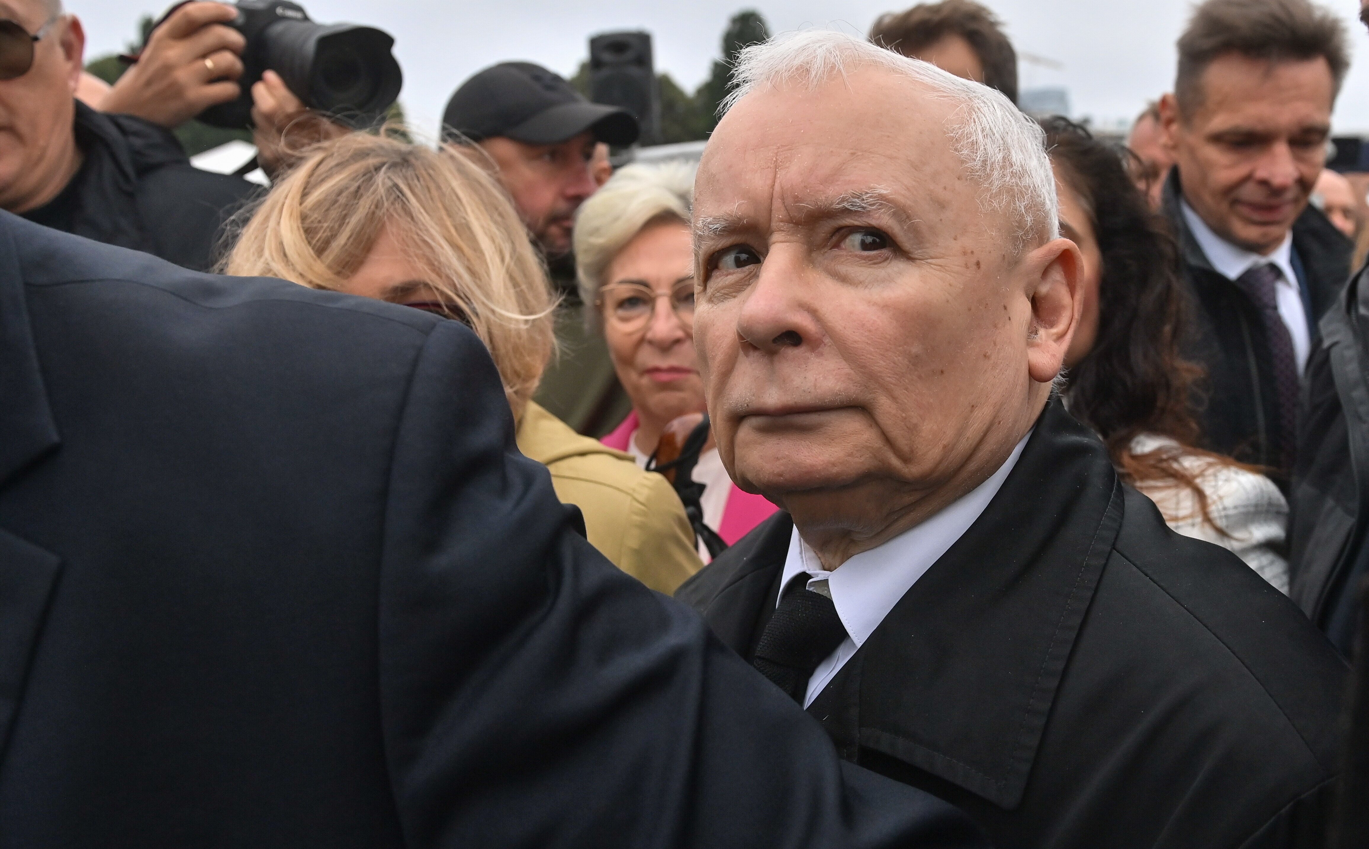 Sondaż: PiS i Konfederacja sięgnęłyby po władzę. Tylko cztery partie w Sejmie