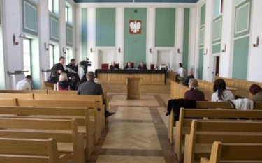 Wolontariusze Fundacji Court Watch Polska patrzą sądom na ręce