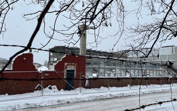 Znikają kolejne zabudowania Fabryki Samochodów Osobowych, powstać ma wielkie nowe miasto