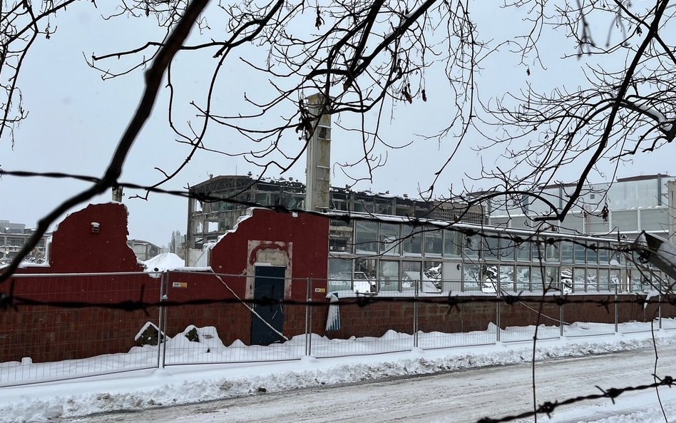 Znikają kolejne zabudowania Fabryki Samochodów Osobowych, powstać ma wielkie nowe miasto