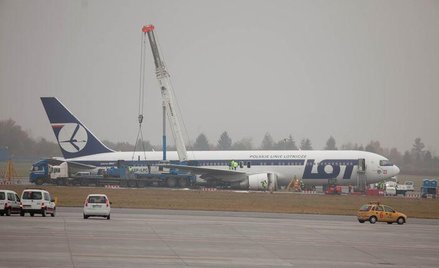 Lot pozbywa się samolotu kapitana Wrony
