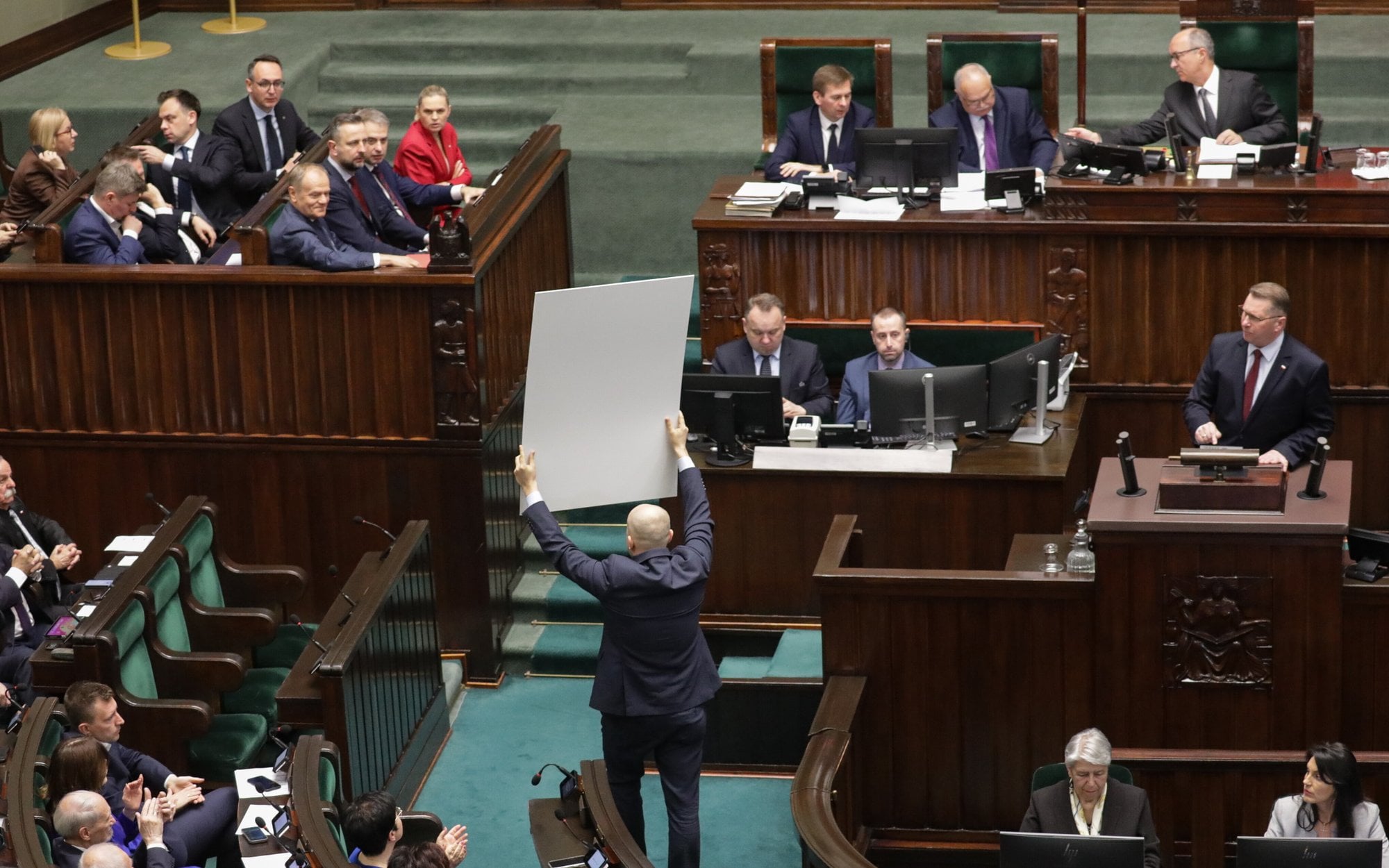 Dariusz Matecki i Michał Woś wykluczeni z obrad Sejmu przez marszałka Włodzimierza Czarzastego