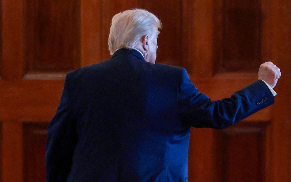 Nie tylko Donald Trump nakłada cła bezprawnie i sięga po użycie siły w walce z imigracją.