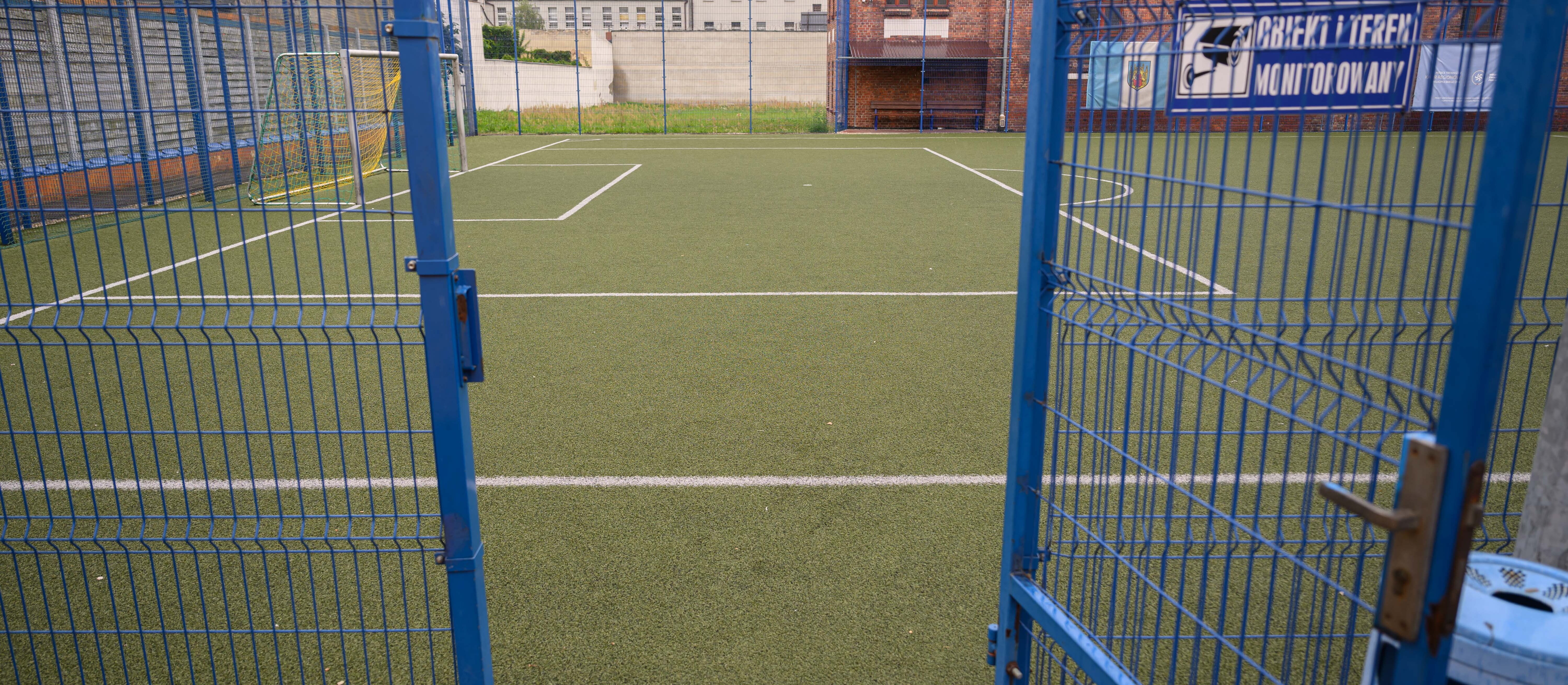 Sąsiedzi walczą w sądach z głośnymi „Orlikami". Sejm zdecydował o zmianie prawa