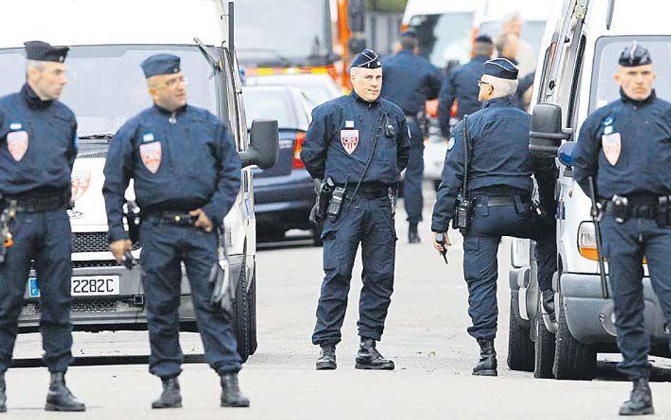 Obława policji na mieszkanie zabójcy z Tuluzy trwała wiele godzin