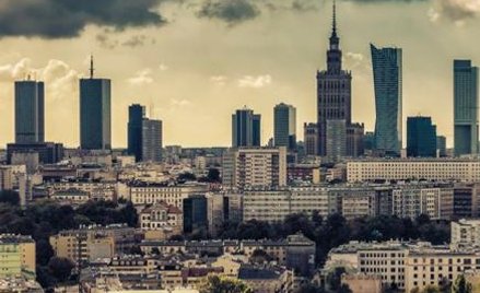 Prokuratura twierdzi, że biznesmen i adwokaci próbowali nielegalnie przejąć m.in. działki w centrum 