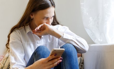 Z raportu wynika, że nawet jeżeli sąd zakazał stalkerowi zbliżania się i kontaktowania z ofiarą, to 
