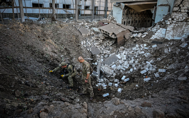 Skutki rosyjskiego ostrzału w Charkowie