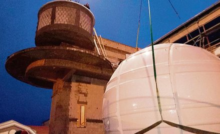 Montaż 1,5-tonowej kopuły obserwatorium nastąpił pod koniec grudnia.