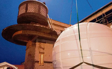 Montaż 1,5-tonowej kopuły obserwatorium nastąpił pod koniec grudnia.
