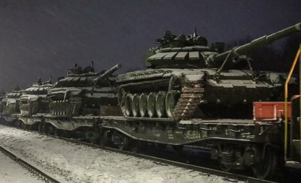 Premier Łotwy: Rosja przerzuca część sił i czołgi na wschód Ukrainy