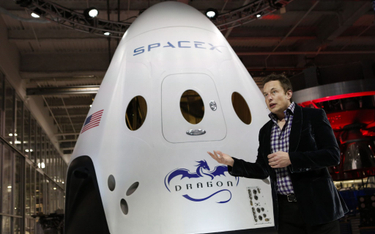 Historyczny lot załogowy SpaceX odwołany. Przez pogodę