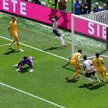Cameron Burgess strzela samobójczego gola