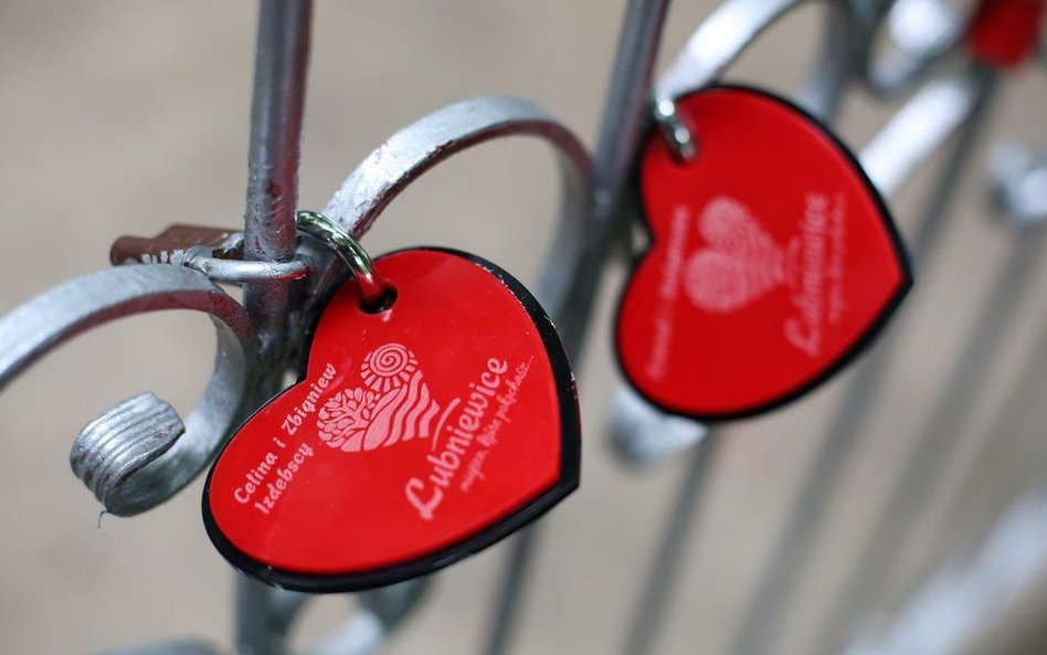 Dwa serca na moście westchnień