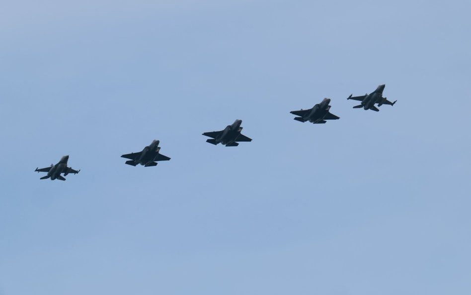 Powitanie pierwszych polskich samolotów F-35 w 32. Bazie Lotnictwa Taktycznego w Łasku, 22 maja