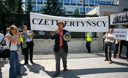 W 2006 r. Czetwertyńscy zorganizowali pikietę przed ambasadą USA