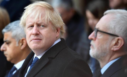 Burmistrz stolicy Sadiq Khan (z lewej), premier Boris Johnson i lider opozycji Jeremy Corbyn (z praw