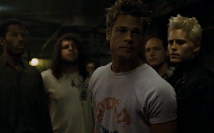 "Fight Club" ( "Podziemny krąg"), reżyseria: David Fincher, produkcja: Niemcy, USA, 1999 r.