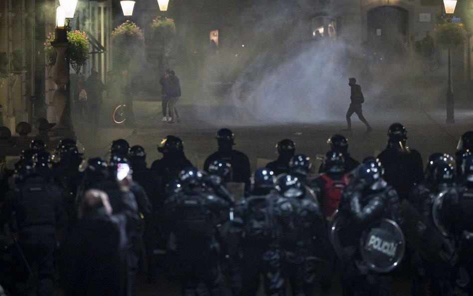 Słowenia: Protesty przeciwko obostrzeniom. Starcia z policją