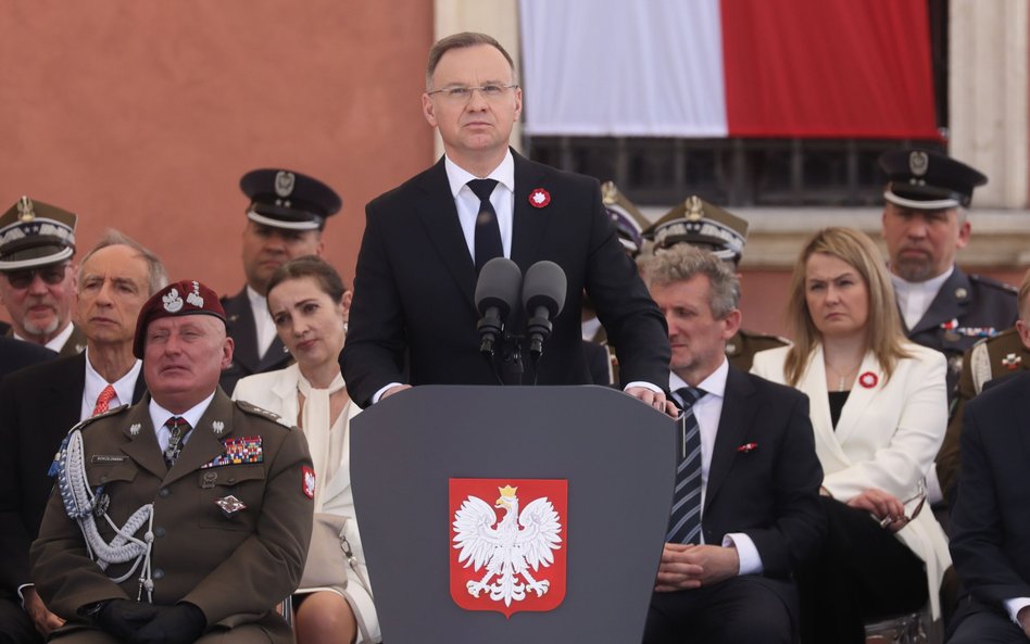 Na placu Zamkowym w Warszawie prezydent Andrzej Duda przemawiał podczas uroczystości obchodów roczni