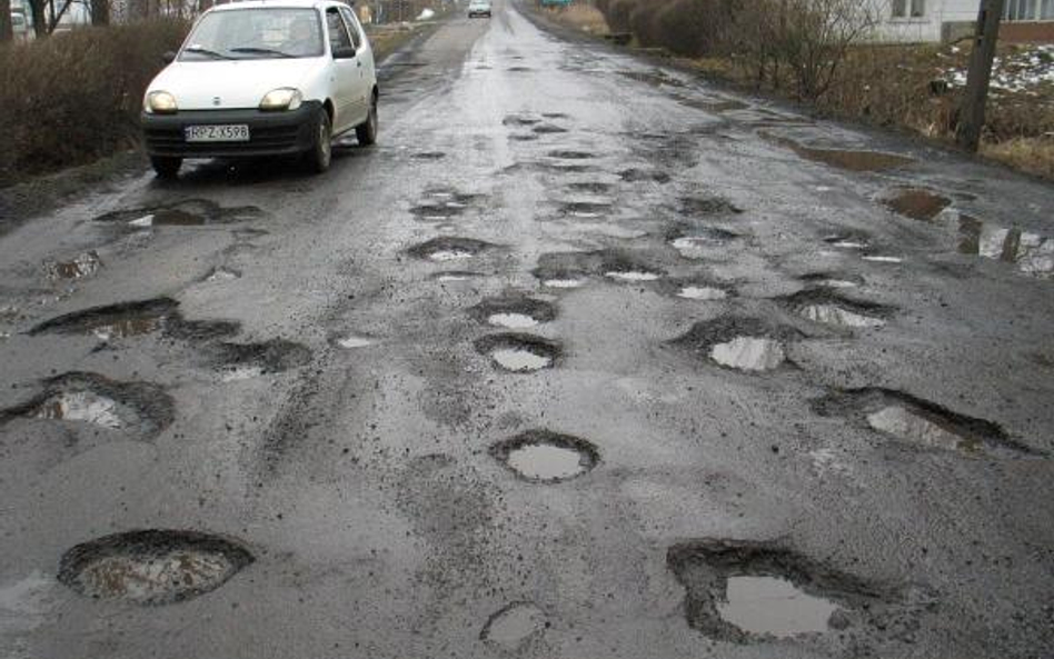 Czy zarządca drogi zapłaci za uszkodzone auto