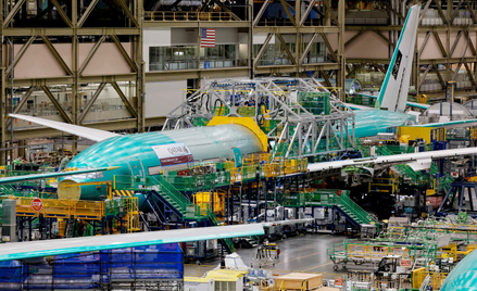 Boeing 777X budowany w fabryce w Everett, w stanie Waszyngton. Lipcowy odczyt PMI dla amerykańskiego