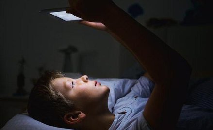 Dzieci, młodzi mężczyźni z dostępem do pornografii 24 godziny na dobę, na dwa kliknięcia, bez żadnej