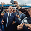Jair Bolsonaro. Jego prosta recepta na bezpieczeństwo jednym się podoba, innych przeraża. Na zdjęciu