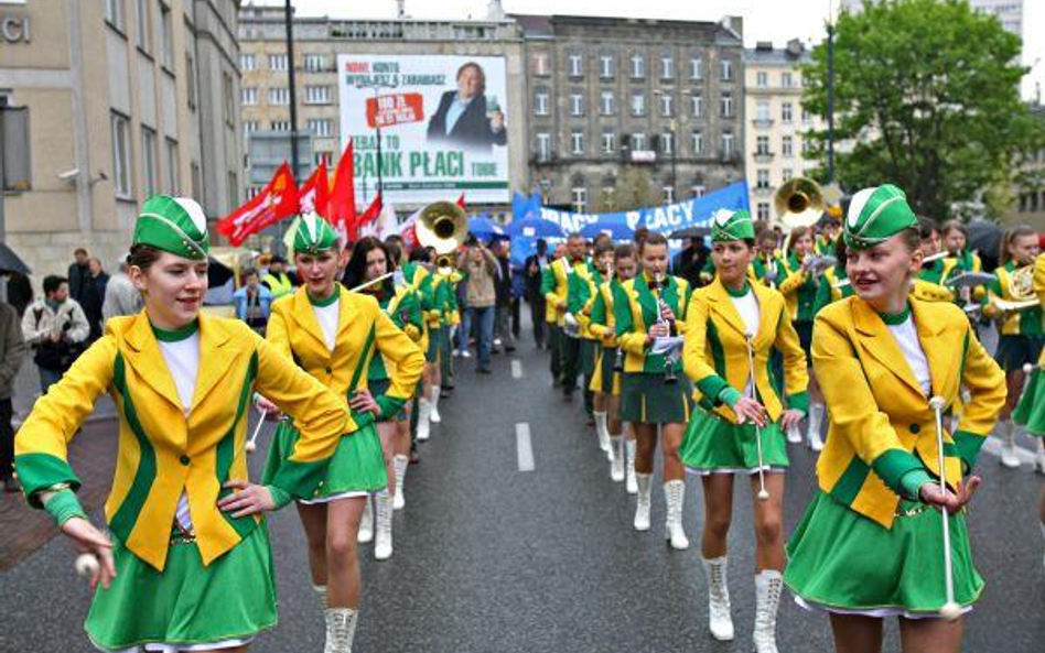 Wystawione na sprzedaż przez irlandzką grupę AIB 70 proc. akcji BZ WBK jest warte 10 mld zł, a zdani