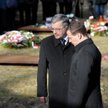 Prezydenci Polski i Rosji Bronisław Komorowski i Dmitrij Miedwiediew w Katyniu w 2011 roku. To były 