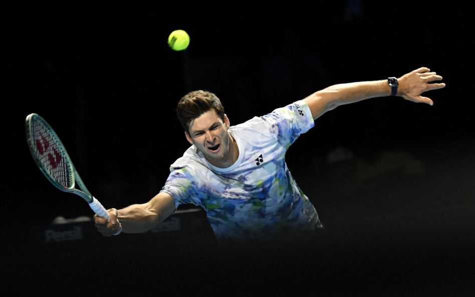 Hubert Hurkacz podczas jednego z meczów w turnieju Swiss Indoors ATP 500 w Bazylei