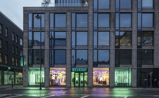 Butik Weekday w Londynie.