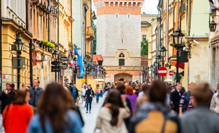Overtourism dotarł do Polski. Miasta szukają sposobu na tłumy turystów