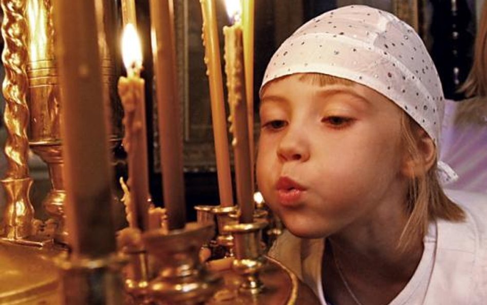 Osoby należące do Kościołów i innych związków wyznaniowych mogą na własną prośbę uzyskać zwolnienie 